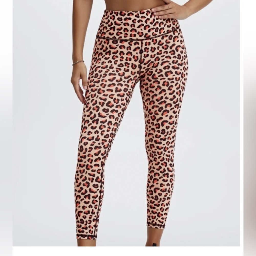 NWT Fabletics Women's Define High Waisted 7/8 Legging Size Small